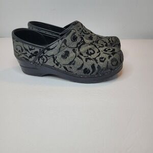 Sanita Black Leather Silver Floral Slip On Clog Shoes Women‎ Size 7.5 EURO 38